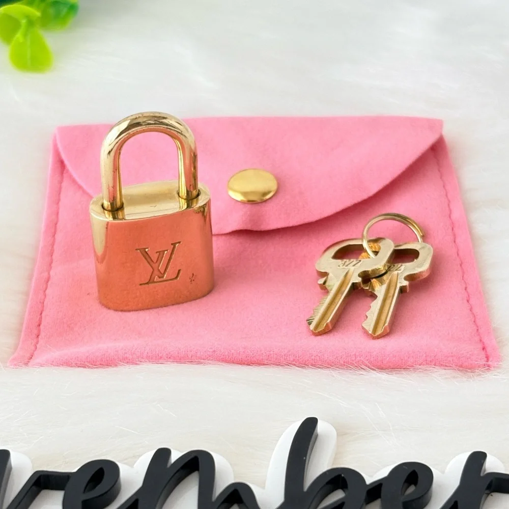 Louis Vuitton Padlock And Key #322‎